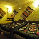 Kismet Cave House 4*