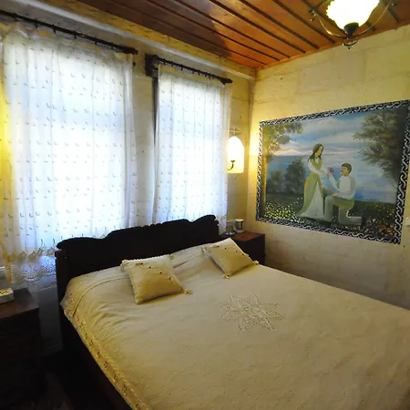 Мини-отель Kismet Cave House